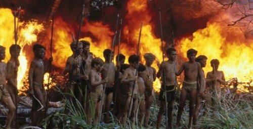 Władca much - dzieci na wyspie