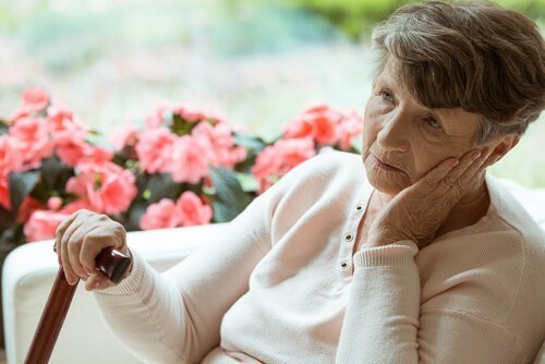 Starsze osoby: jak wygląda samotność w domu opieki?