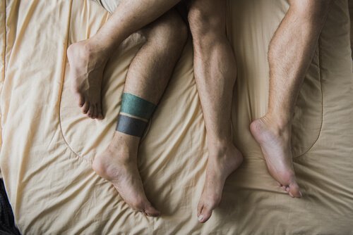 Nogi mężczyzn uprawiających bud-sex