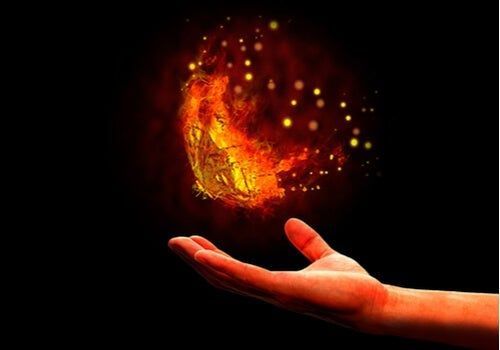 Fenomen ćmy lecącej do światła - poznaj bliżej jego ukryte znaczenie