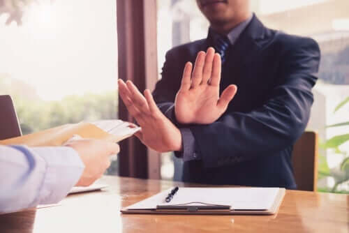 Klauzula sumienia - czy wiesz, kiedy można ją stosować?