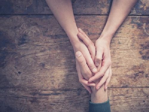 Splecione dłonie