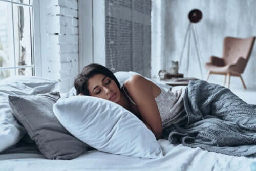 Sypialnia: jak ją urządzić, aby sprzyjała odpoczynkowi?