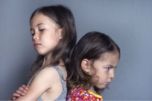 Zazdrość u dzieci - konsekwencje jej ignorowania