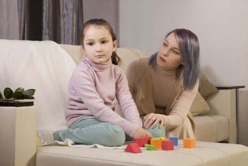 Mama z córką z autyzmem - jak nawiązać kontakt z osobą z autyzmem?