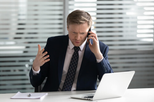 Mężczyzna z telefonem