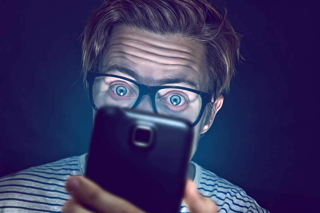 Mężczyzna z telefonem