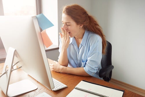 Kilka wskazówek, które pomogą Ci zapobiegać lub radzić sobie ze zmęczeniem w pracy