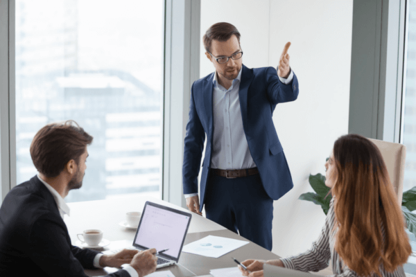 Dlaczego ludzie, którzy obrażają innych, to robią?