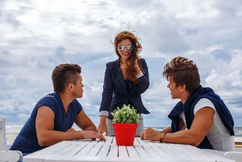 Czy można kochać dwoje ludzi jednocześnie?