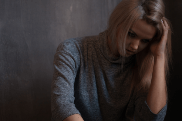 Smutek i psychoza: jak są ze sobą powiązane?