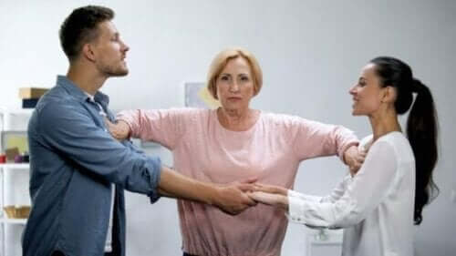 Rodzina Twojego partnera Cię nie akceptuje: co możesz zrobić?