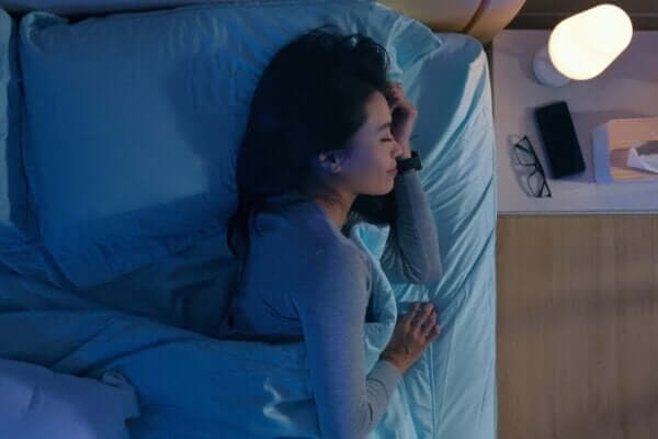 Jak zachodzą przejścia między snem a czuwaniem