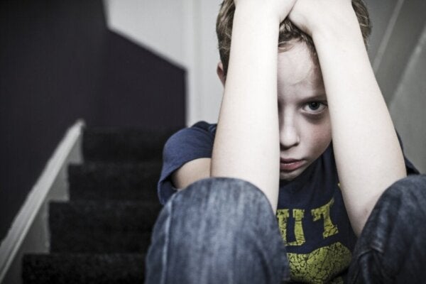 Pasywne zaniedbanie emocjonalne w dzieciństwie: dorastanie w poczuciu niewidzialności
