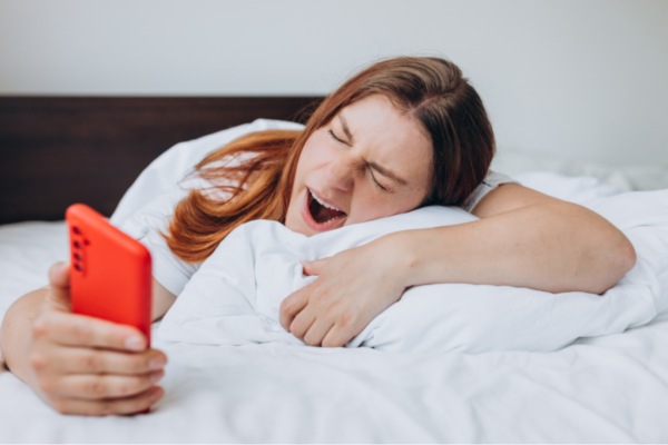 Społeczny jet lag – chaotyczne wzorce snu i czuwania