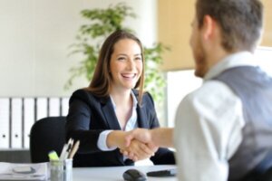 Pracownicy o zbyt wysokich kwalifikacjach i trudności ze znalezieniem pracy