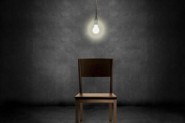 Technika pustego krzesła do budowania współczucia wobec siebie