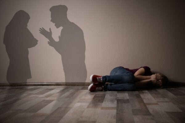 Przemoc domowa może powodować zespół stresu pourazowego (PTSD)