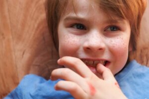 Stimming: zachowania autostymulujące w autyzmie