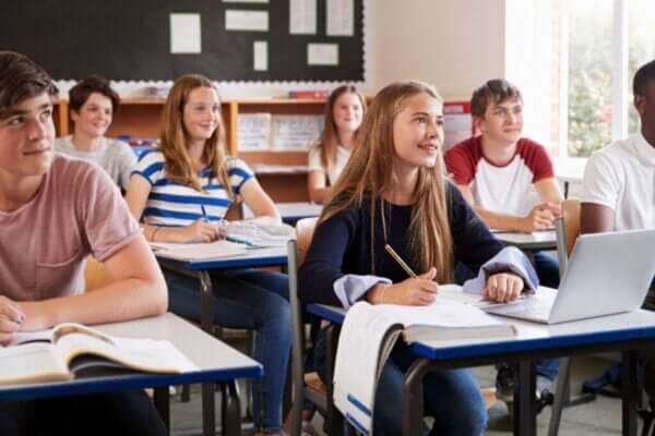 Nauka i studia za granicą - jakie przynoszą korzyści?