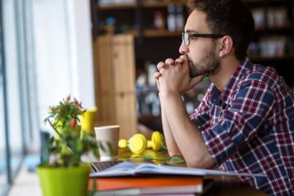 Napięta kreatywność: bycie zmuszonym do tworzenia innowacji