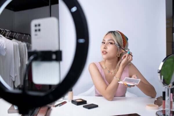 Jak moda wpływa na społeczeństwo?