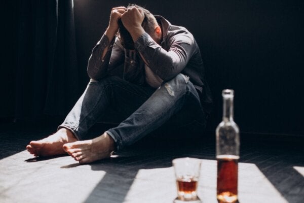 Lęk społeczny i alkohol: zbyt częste połączenie